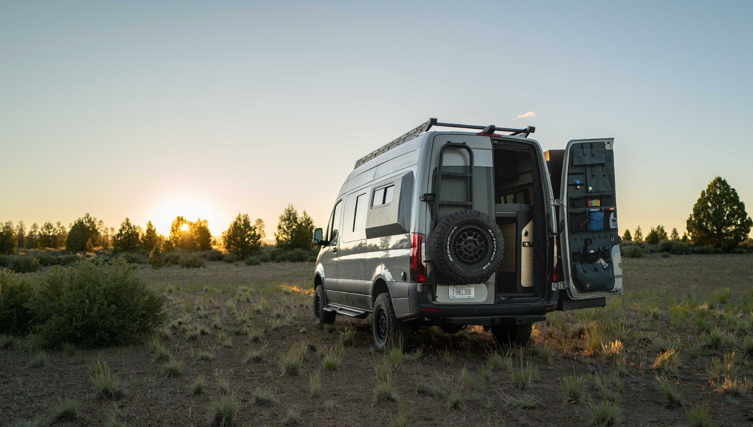 Rover Vans logo