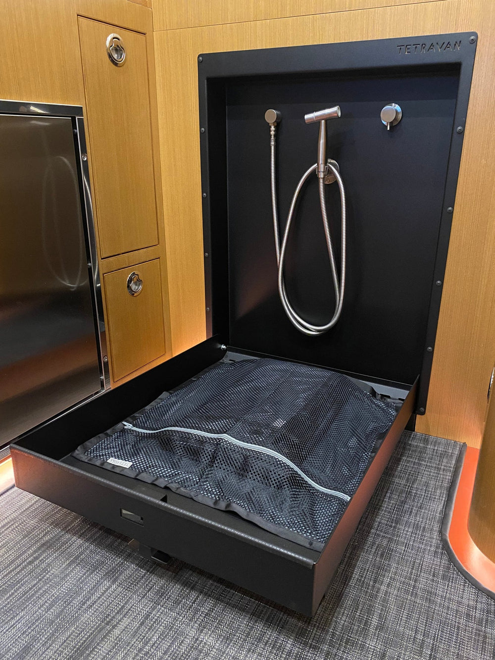 Tetravan Folding Shower 2.1 with Magnetic Curtain – Rover Vans
