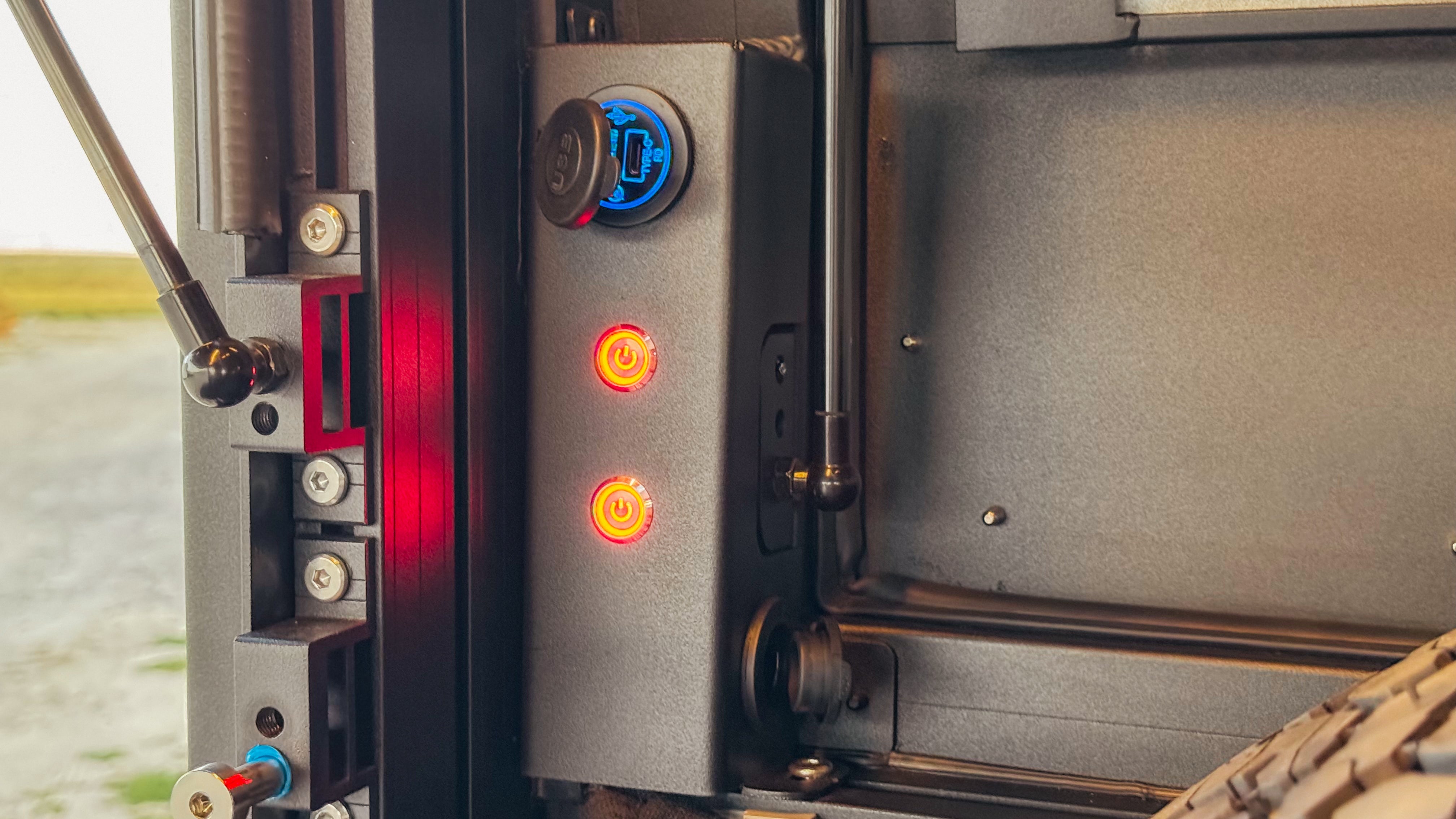 Dirtbox Canopy Camper – Modular Truck Camper Shell / Topper for Mid-Size & Full-Size Trucks (Tacoma, Tundra, F-150, Quatermaster, Ram, Silverado)